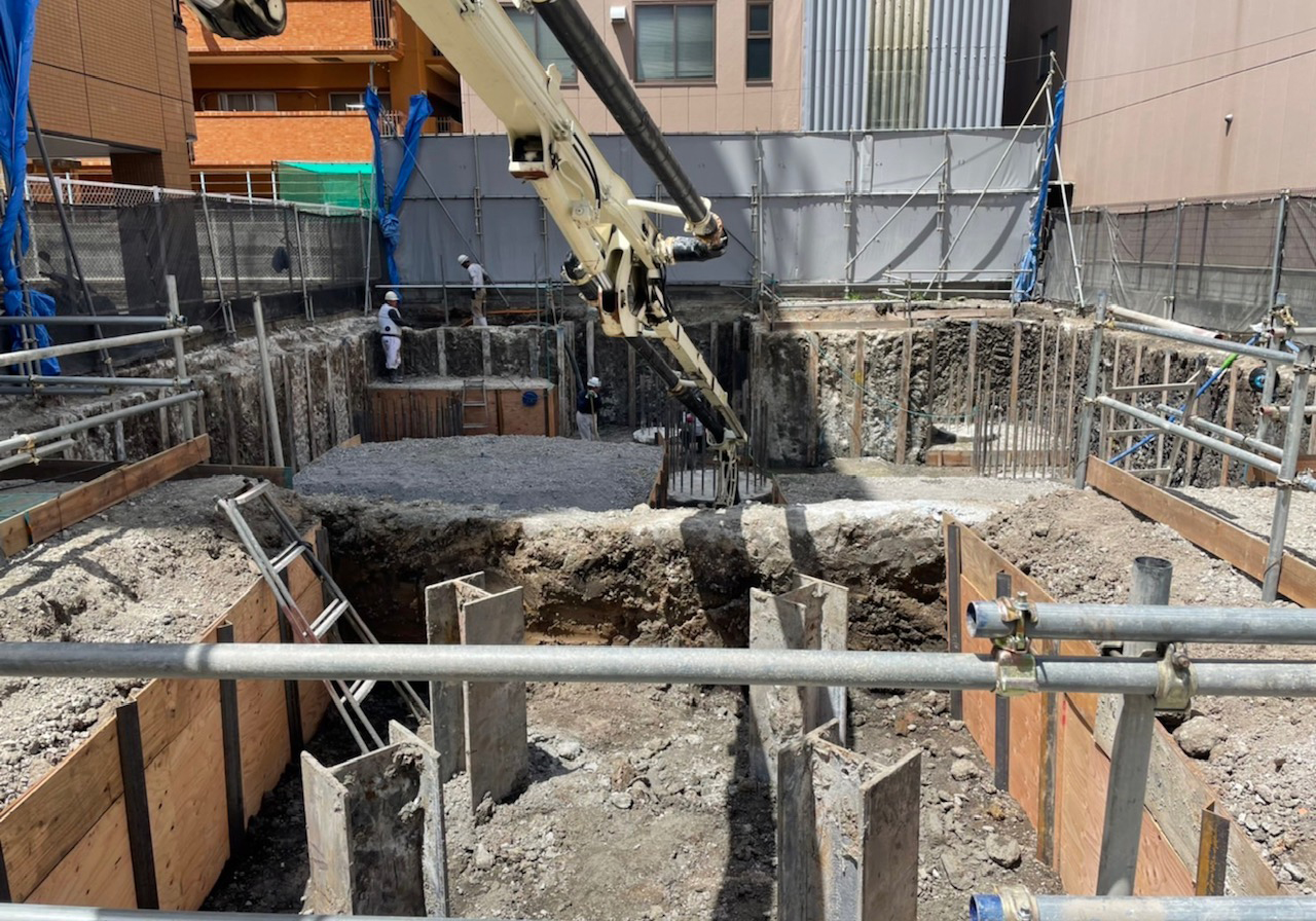 有限会社正建。大阪府寝屋川市において建築基礎、外構、解体工事の下請け業務を中心に行っております。